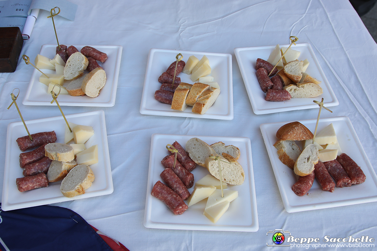 VBS_6750 - Fiera Storica di San Giuseppe 2024 - Alla Corte del Vino Barbera...la Salsiccia di Bra.jpg